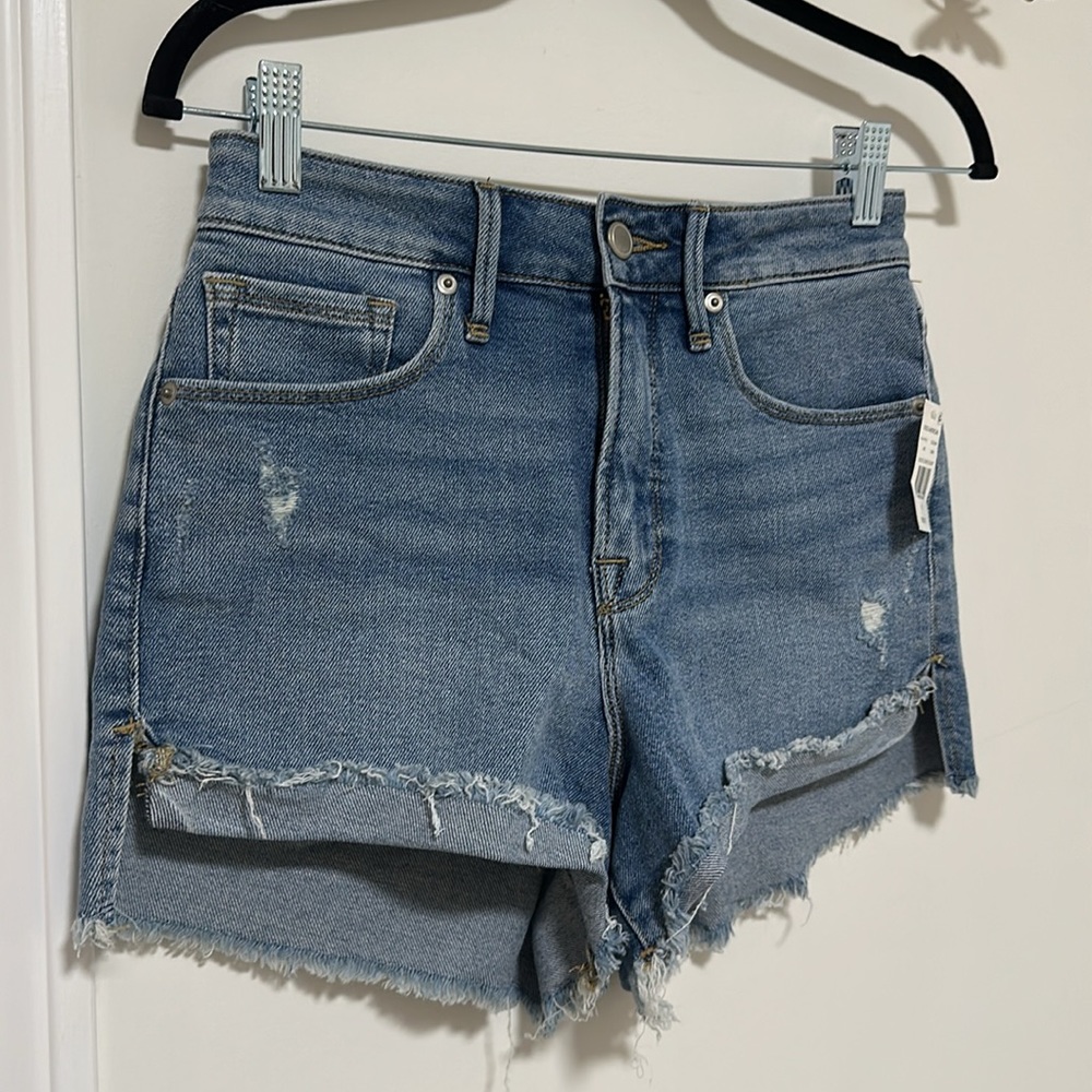 🍄SPRING SALE- firm price 🍄Good American Good Curve Short